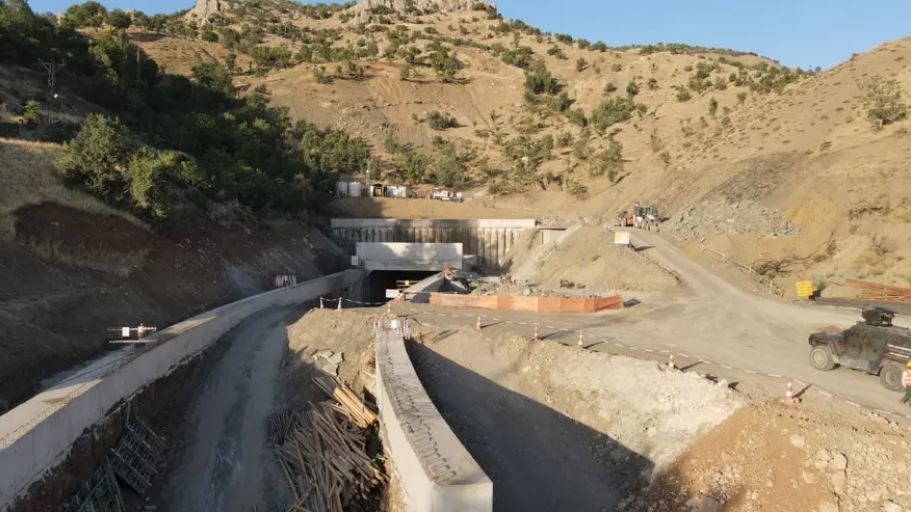 sirnak van yolunda calismalar hizlandi 2 LaEmRfc9