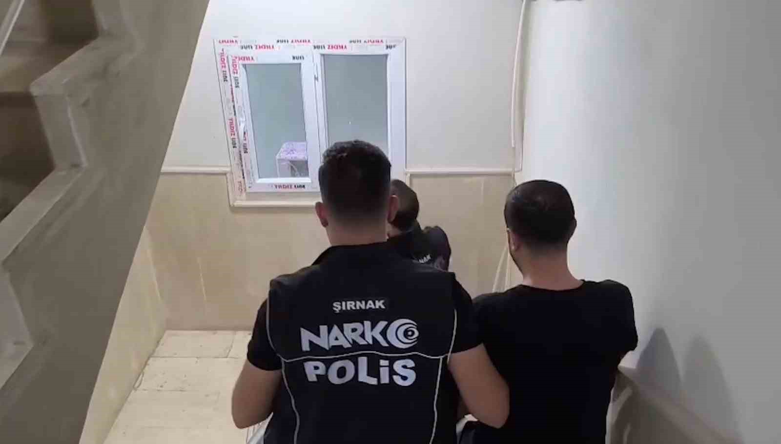 sirnak ve mersinde uyusturucu saticilarina operasyon 14 gozalti 10 r3LA8iCd
