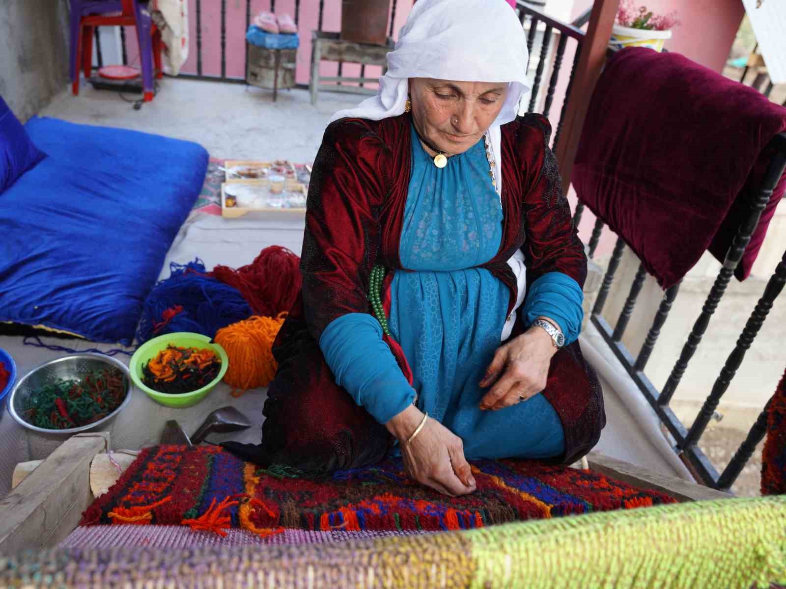 sirnakli kadinlarin ilmek ilmek isledigi seccadeler 20 bin liradan satiliyor 4 eLC649jb