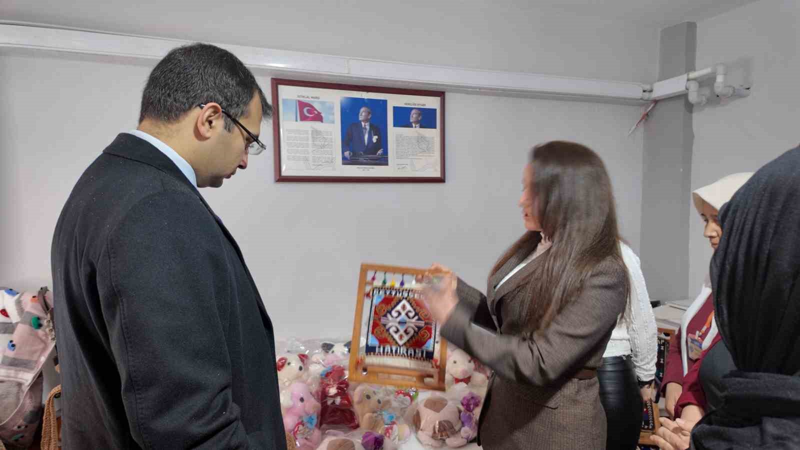 sirnakli kadinlarin kis sergisine yogun ilgi 6
