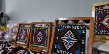 sirnakli-kadinlarin-kis-sergisine-yogun-ilgi-n8HCqigz.jpg