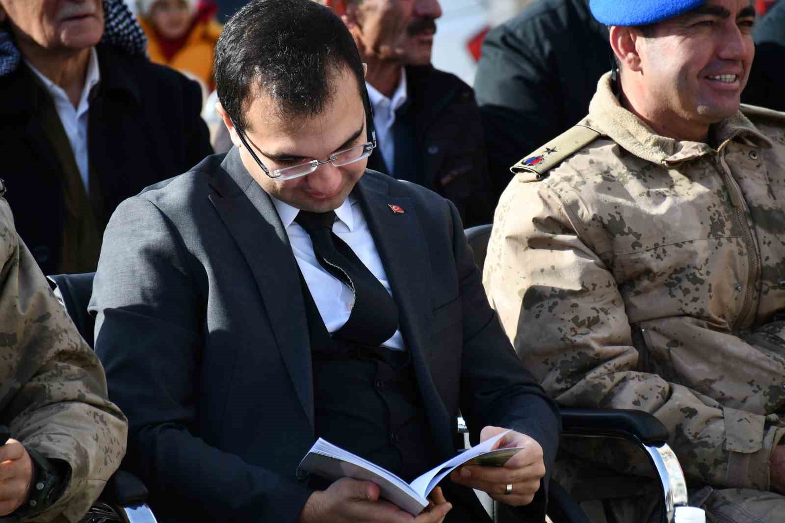 Şırnaklı öğrenciler köyde kitap yazıp imza günü etkinliği düzenledi 6 sirnakli ogrenciler koyde kitap yazip imza gunu etkinligi duzenledi 2 7CHWtbQl