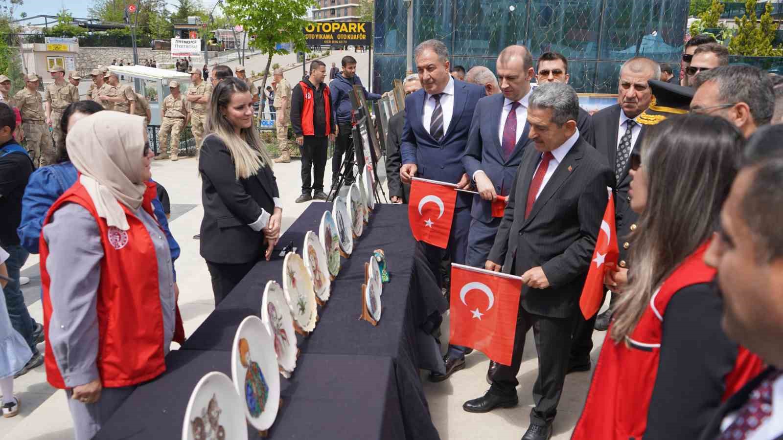 sirnakta 115 metrelik turk bayragini dalgalandirarak yuruduler 6 SMdf3NEg