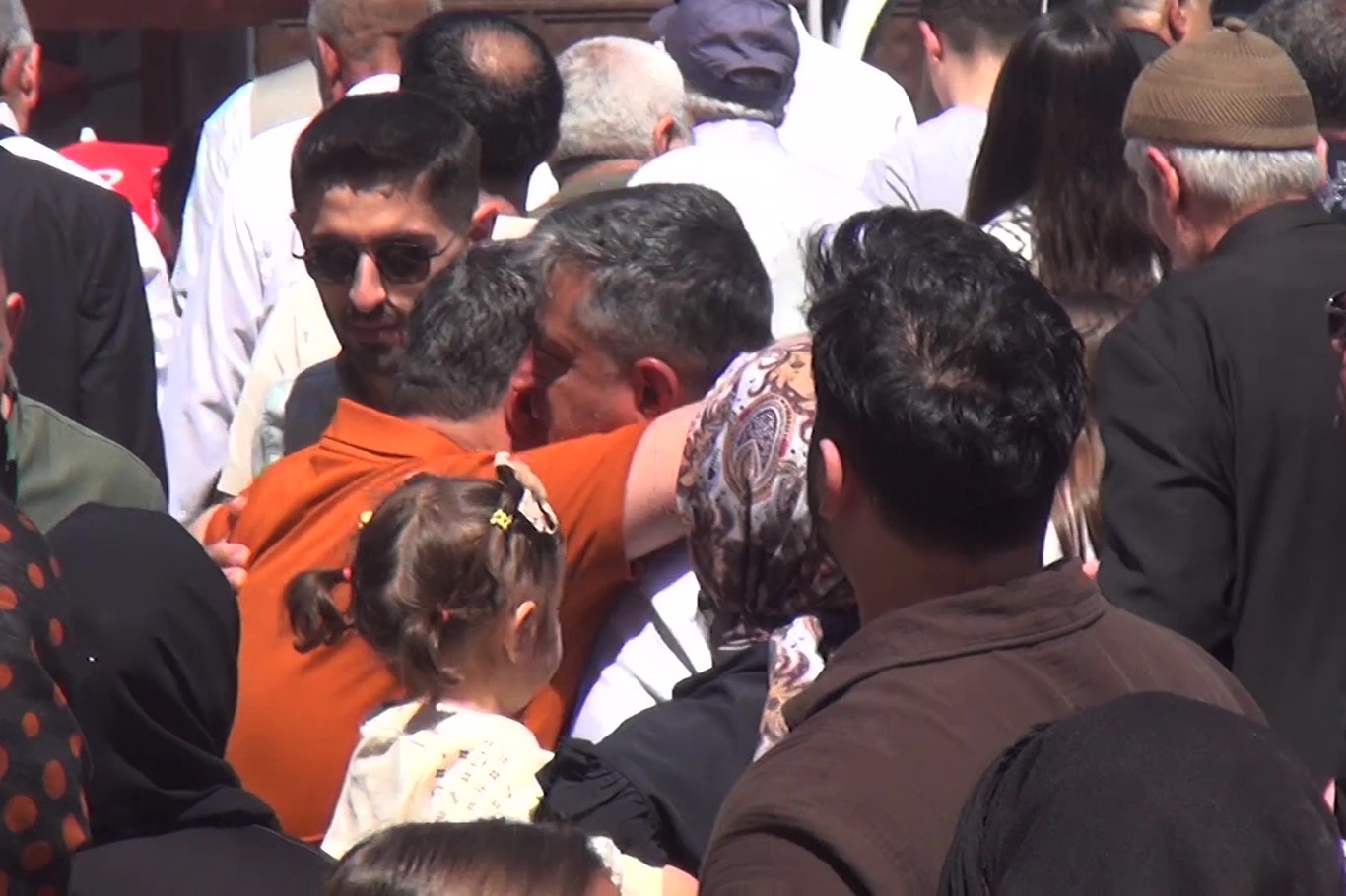 Şırnak’ta 139 hacı adayı kutsal topraklara uğurlandı 7 sirnakta 139 haci adayi kutsal topraklara ugurlandi 3