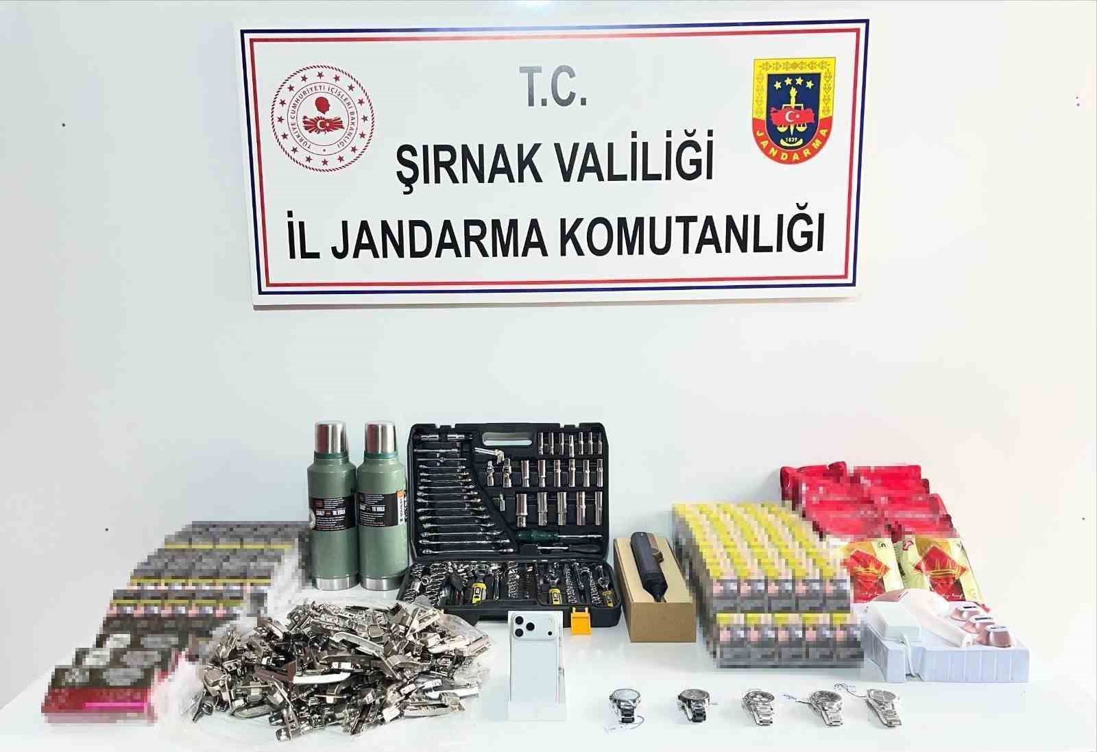 sirnakta 14 milyon liralik kacakciliga 2 tutuklama 3 lWXtZHuk
