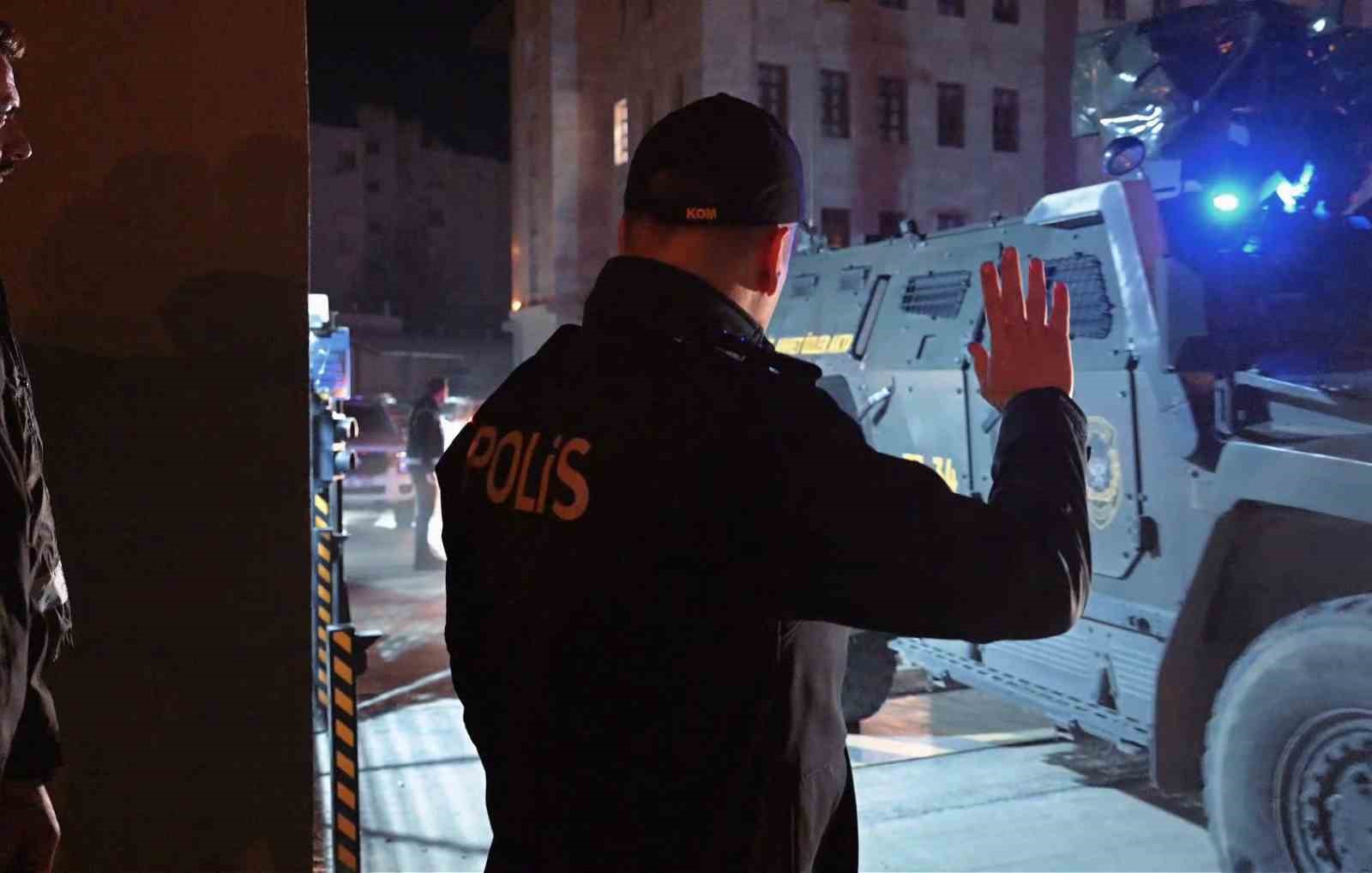 sirnakta 2 milyon 630 bin liralik kacak urun ele gecirildi 11 gozalti 4 bfhhUkrL