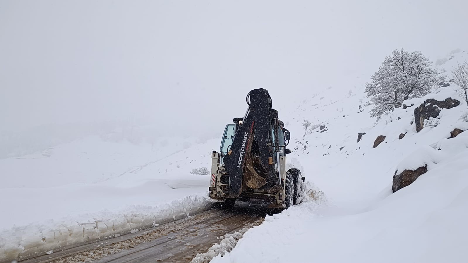 sirnakta 20 koy yolu ulasima acildi 0 PUdIdXiP