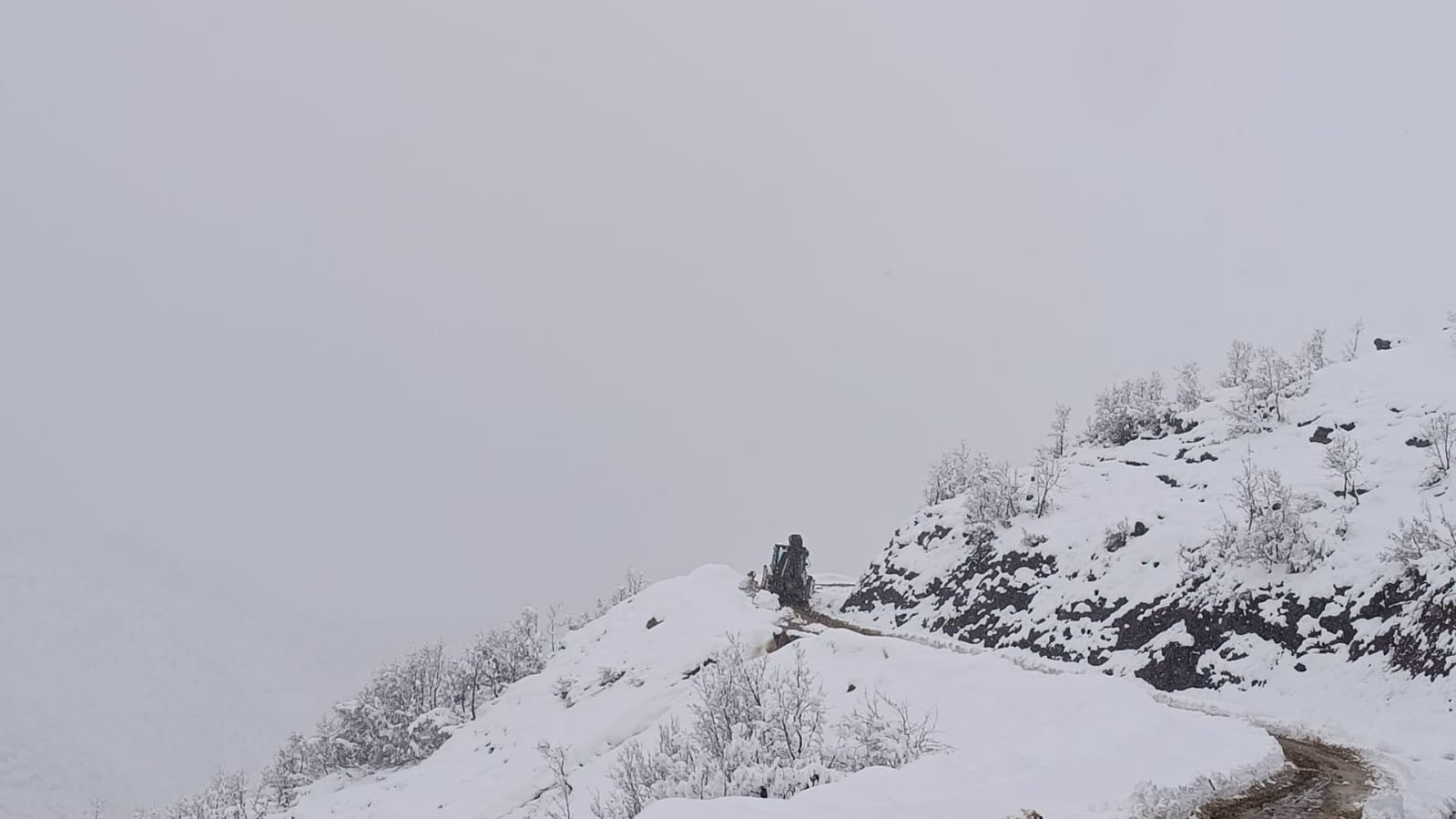 sirnakta 20 koy yolu ulasima acildi 3 Ys54BDQ8