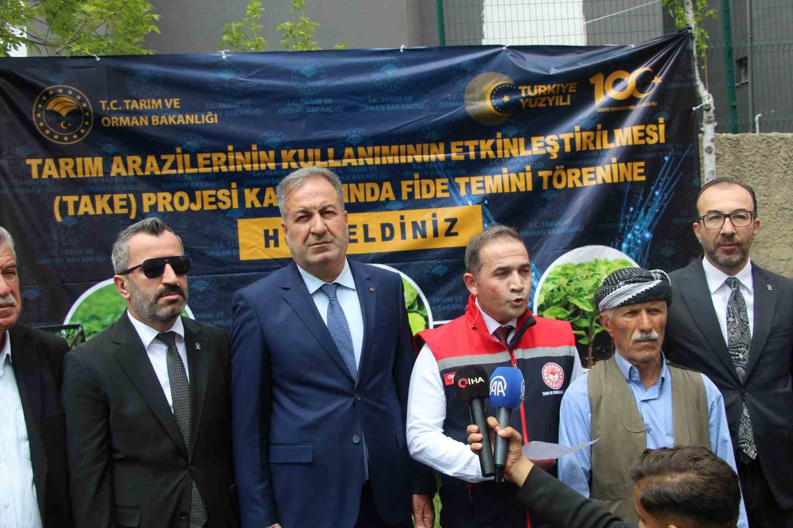 sirnakta 252 ureticiye sebze fidesi dagitildi 2 cQ3AQCal