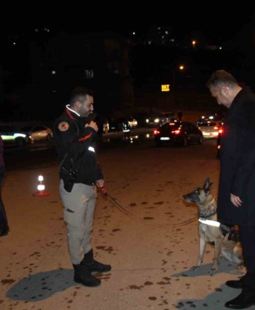 sirnakta-700-polisin-katilimi-ile-narko-alan-uygulamasi-rAFpxElZ.jpg