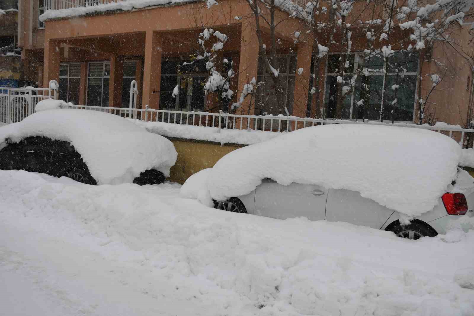 sirnakta araclar kar altinda kayboldu 1 6qvinPKY