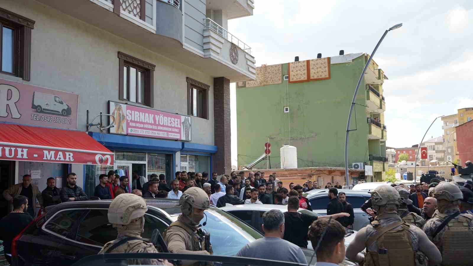 Şırnak’ta arazi kavgasında kan aktı: 2 yaralı, 5 gözaltı 7 sirnakta arazi kavgasinda kan akti 2 yarali 5 gozalti 3 1lUWJ7nd