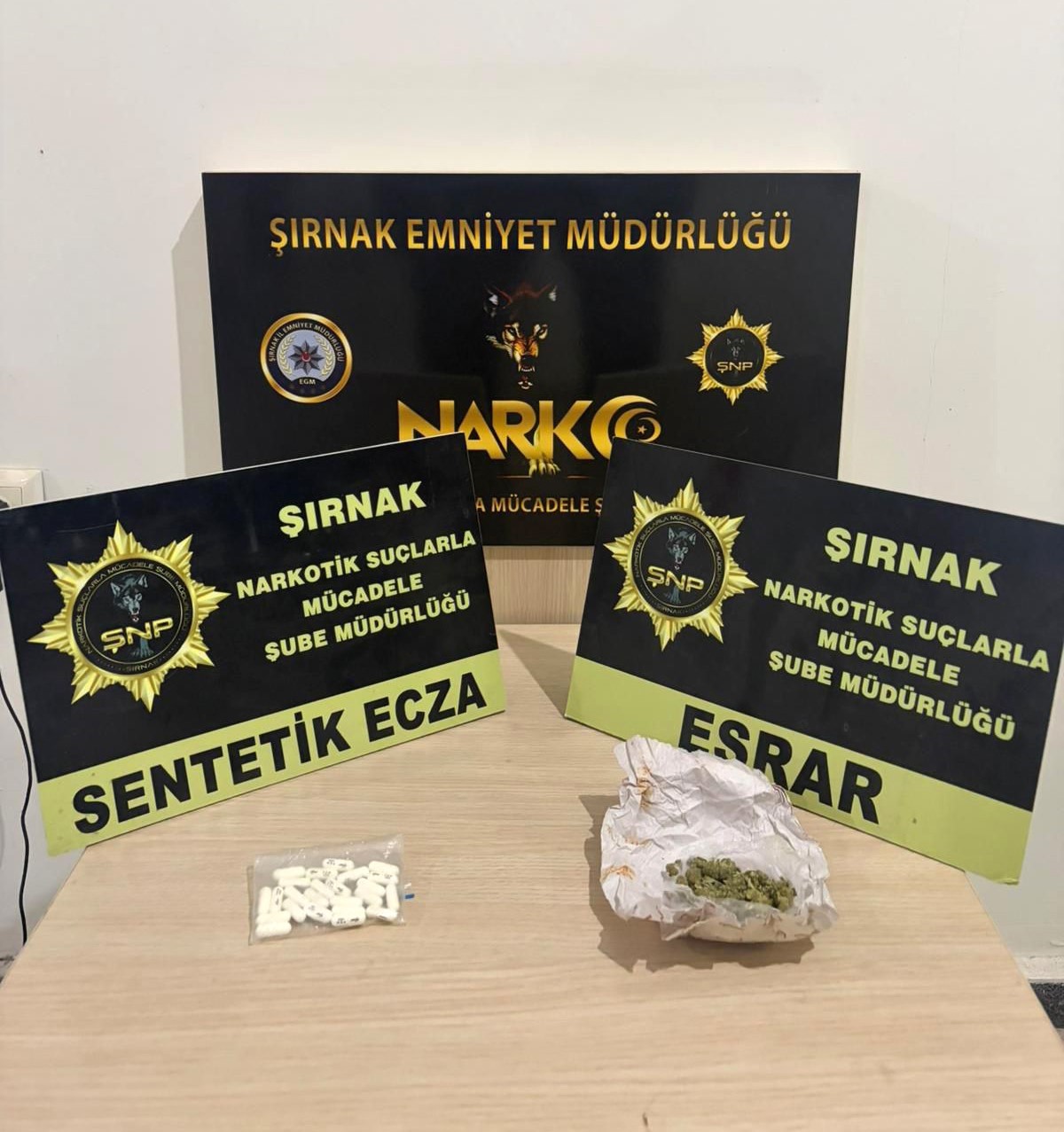 Şırnak’ta asayiş, narkotik ve kaçakçılık operasyonlarında 4 tutuklama 8 sirnakta asayis narkotik ve kacakcilik operasyonlarinda 4 tutuklama 4 L2Iz23u7