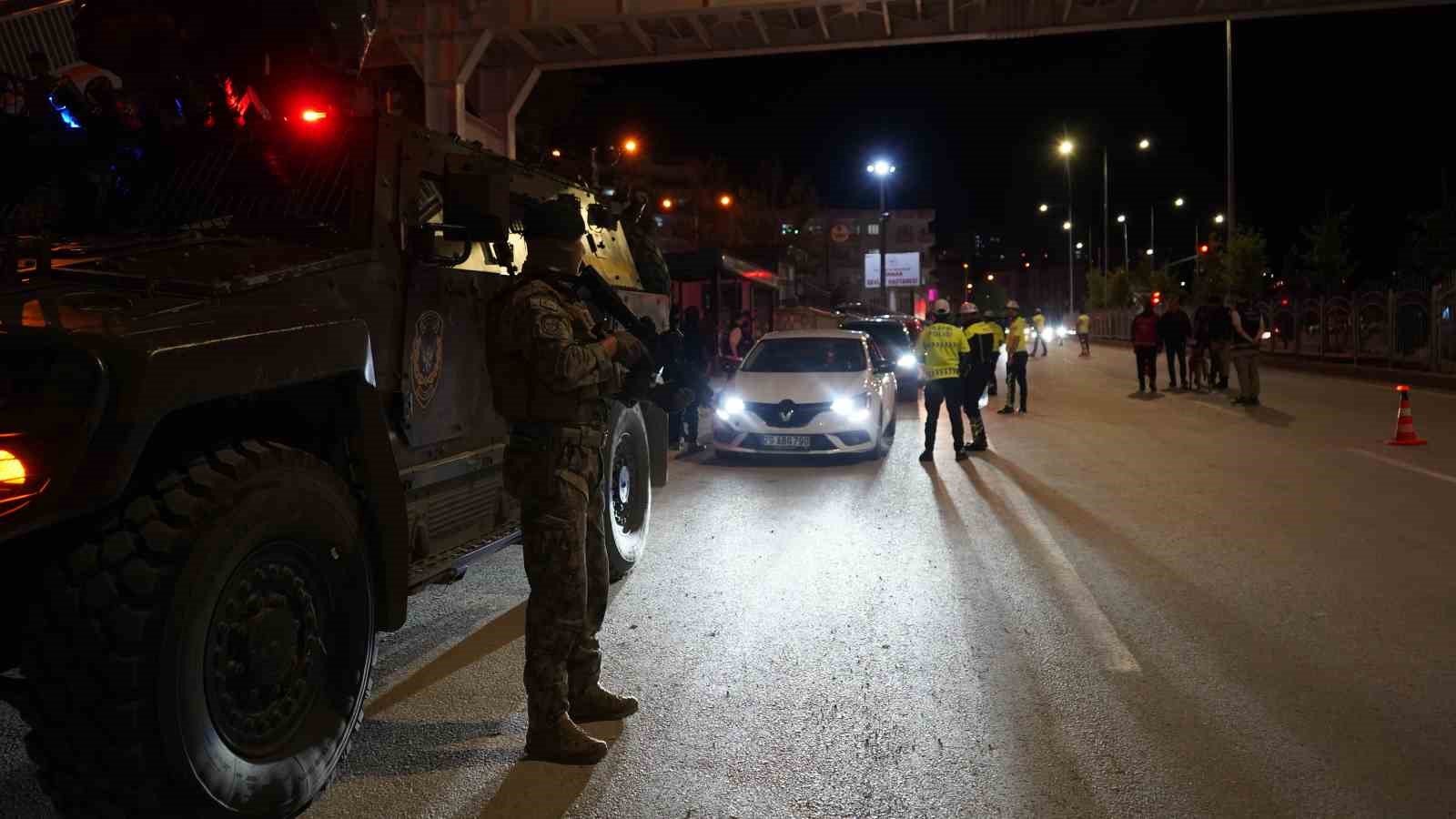 Şırnak’ta bayram alarmı: Bin 800 polisle "Huzur Şırnak" uygulaması 4 sirnakta bayram alarmi bin 800 polisle huzur sirnak uygulamasi 0 R71wXNVX