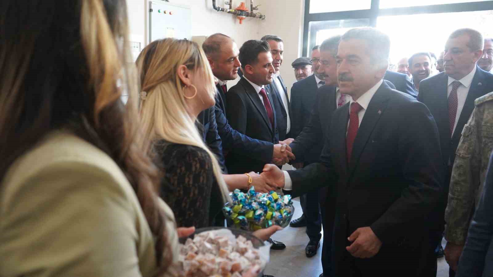sirnakta bayramlasmada birlik mesaji bereketli hilalin parlayan yildiziyiz 2 deLtRhKa