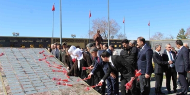 sirnakta-canakkale-zaferi-ve-sehitleri-anildi-95WFxDGA.jpg