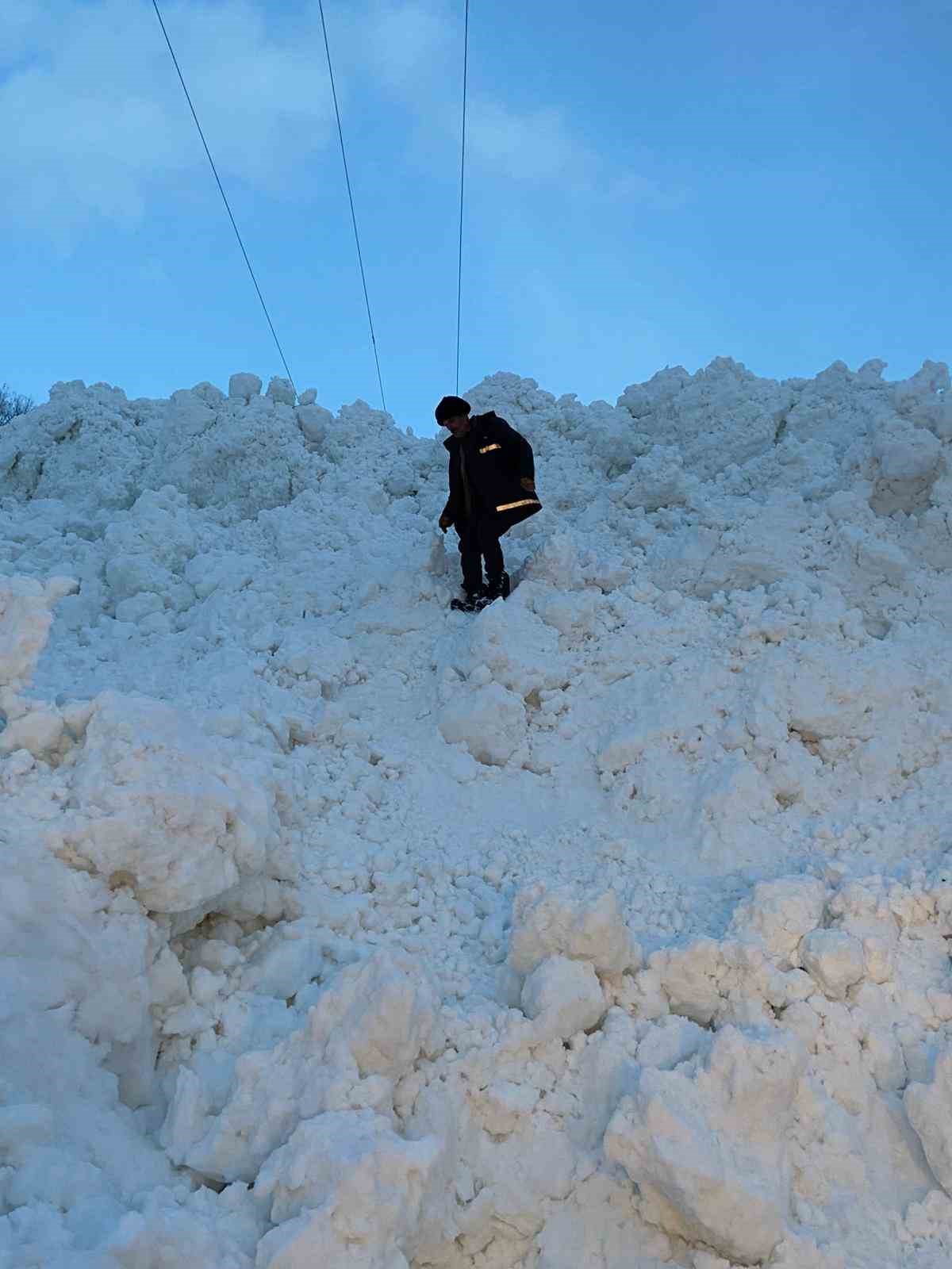sirnakta cig dustu 4 koy yolu ulasima kapandi 3 mHummOlF