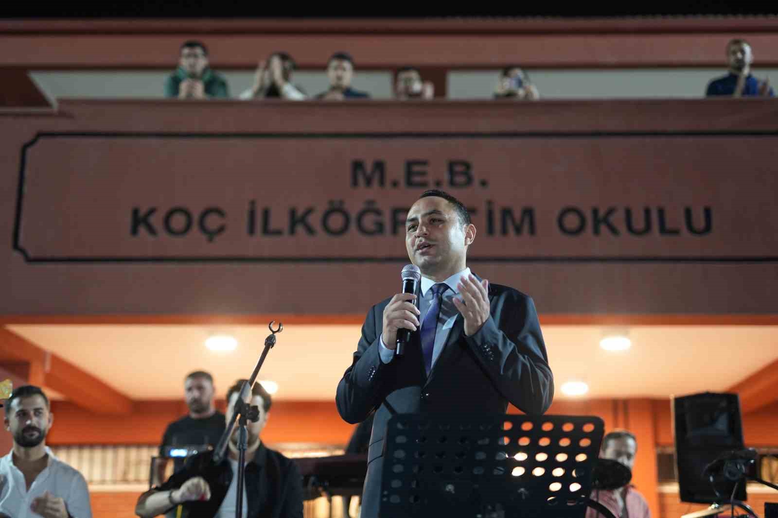 sirnakta cumhuriyet bayrami coskusu 300 metrelik turk bayragiyla yuruyus kurtce sarkilarla kutlama 6