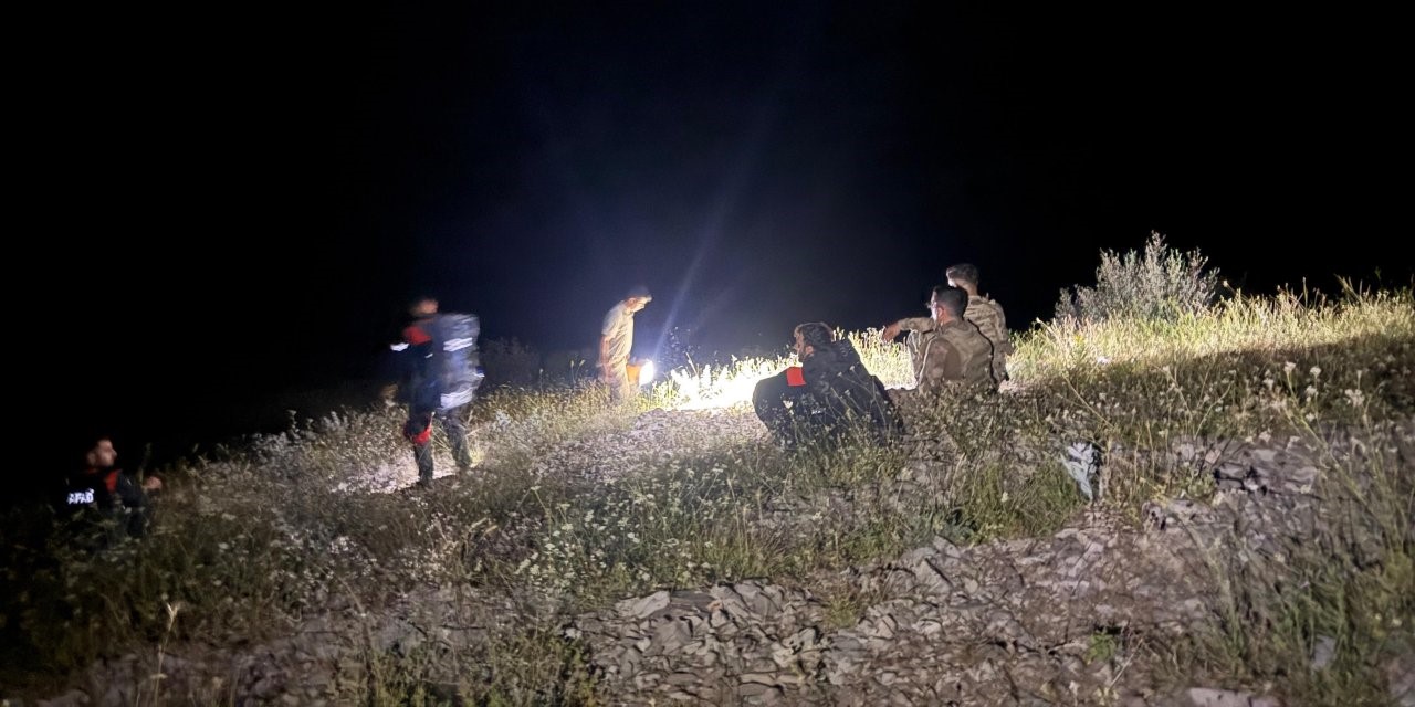 sirnakta dagda mahsur kalan 2 muhendis askeri helikopterle kurtarildi 0