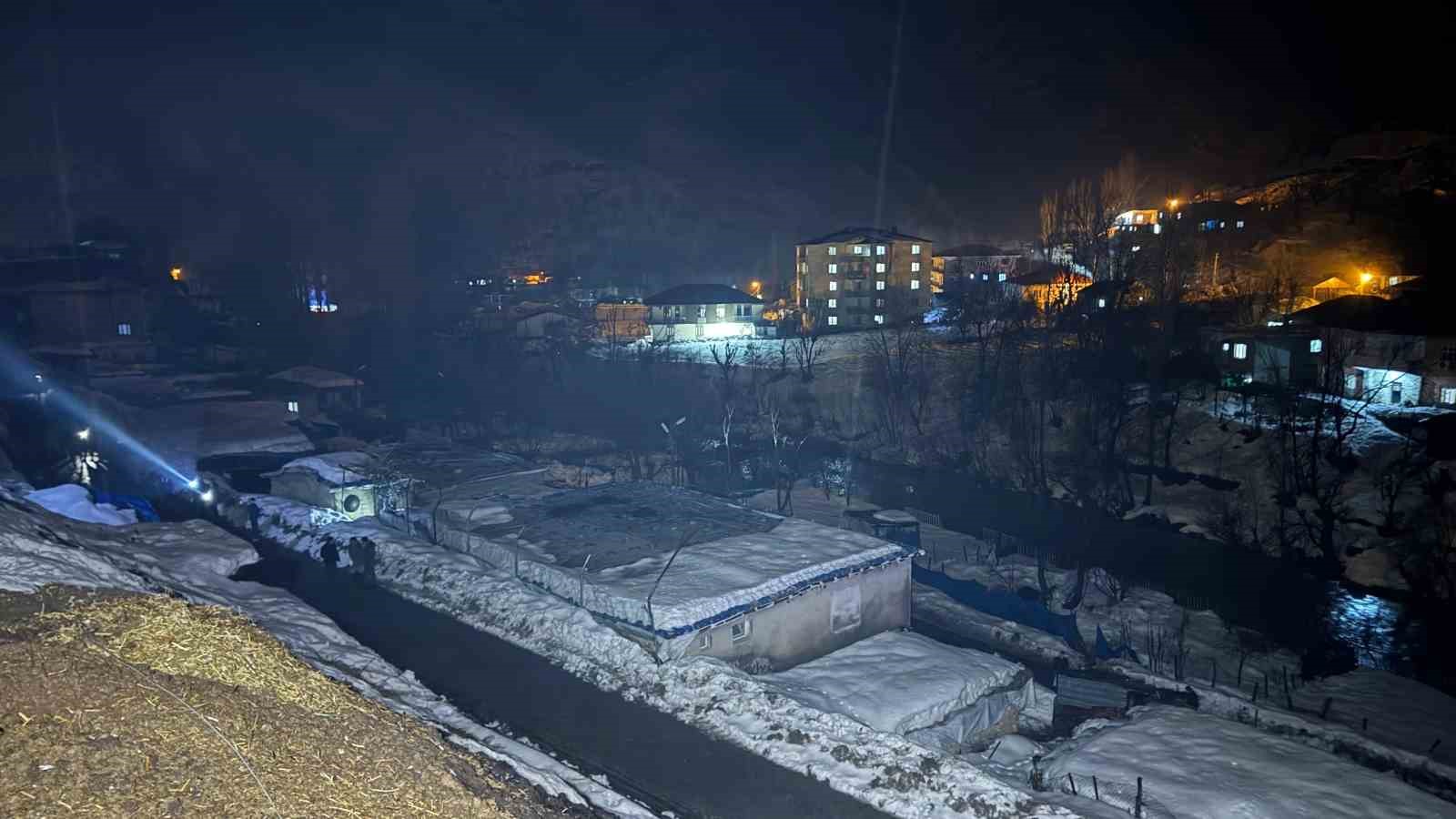 sirnakta dev kayalar koye dustu 30 hayvan telef oldu 3