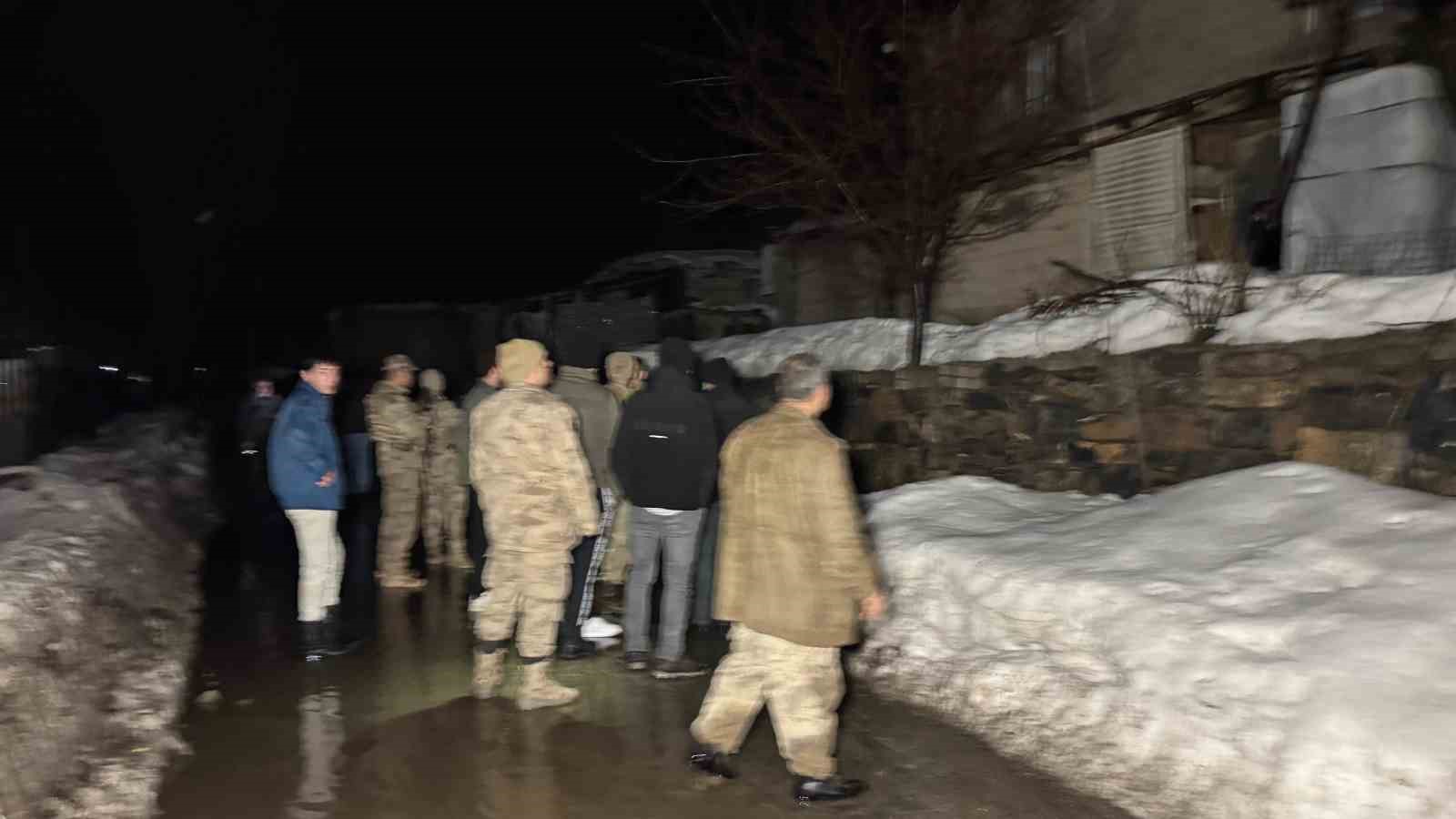 sirnakta dev kayalar koye dustu 30 hayvan telef oldu 9 NuGflY19