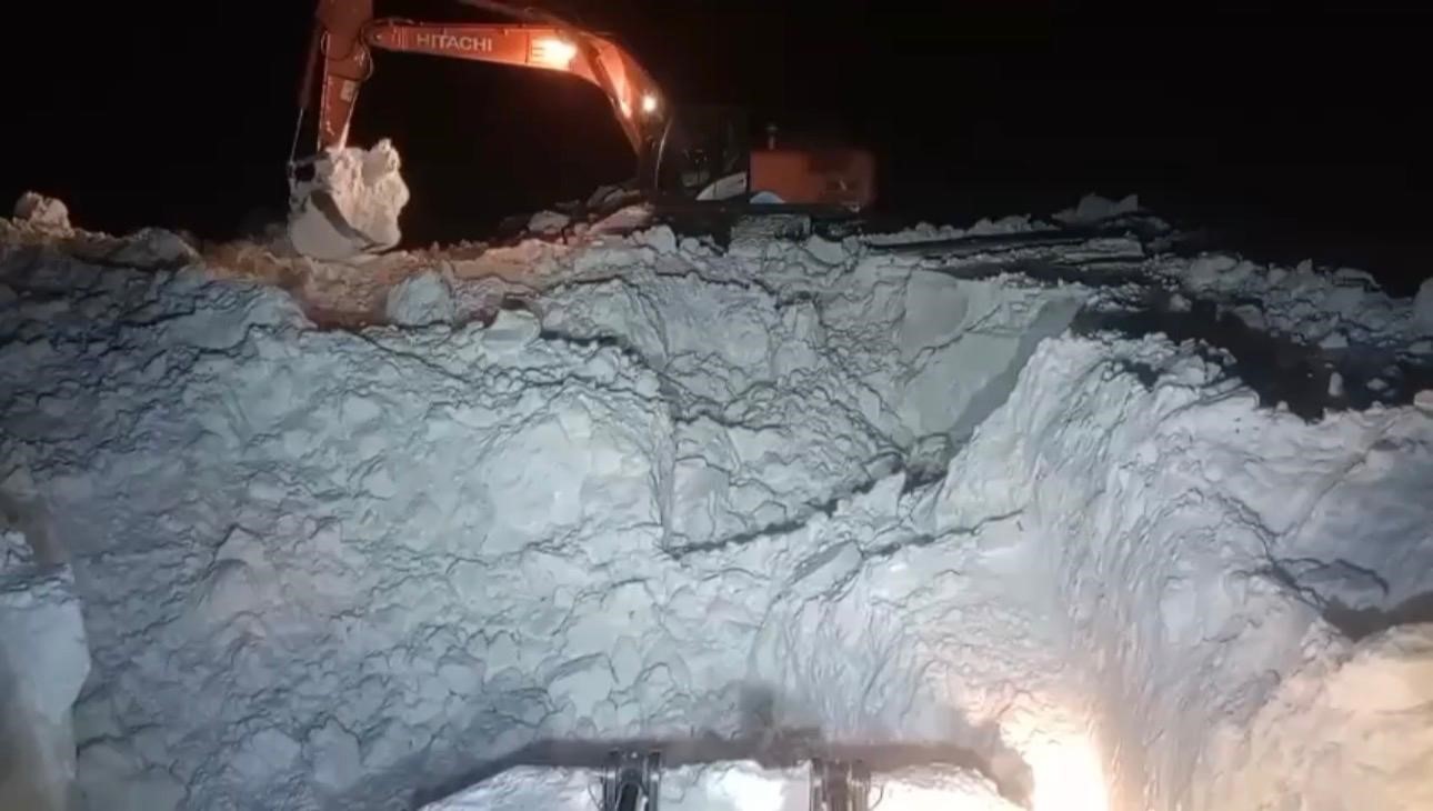 sirnakta ekiplerin kar mesaisi suruyor 1 jZJ9KnSm