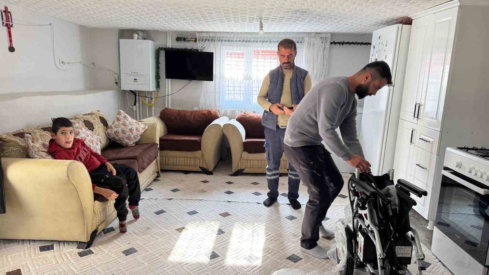 Şırnak’ta engelli çocuğun hayalini polis gerçekleştirdi 6 sirnakta engelli cocugun hayalini polis gerceklestirdi 2 n89NSgmM