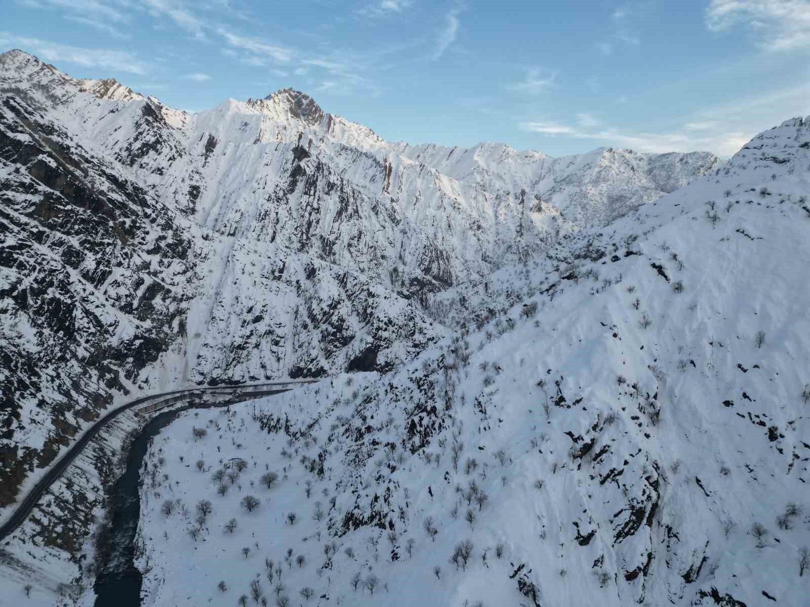sirnakta etkili olan karla kanlidere beyaza burundu 5 FOCUyT4B