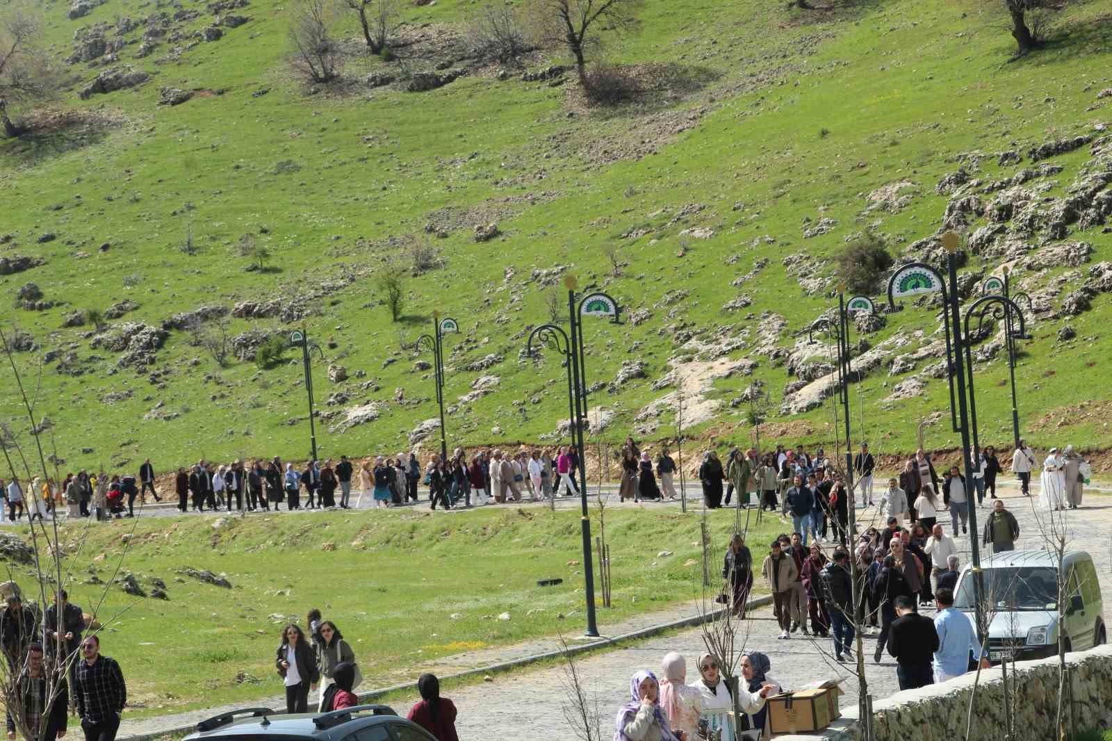 sirnakta ezidiler carsema sor bayramini festival havasinda kutladi 1 IuCZnRZf