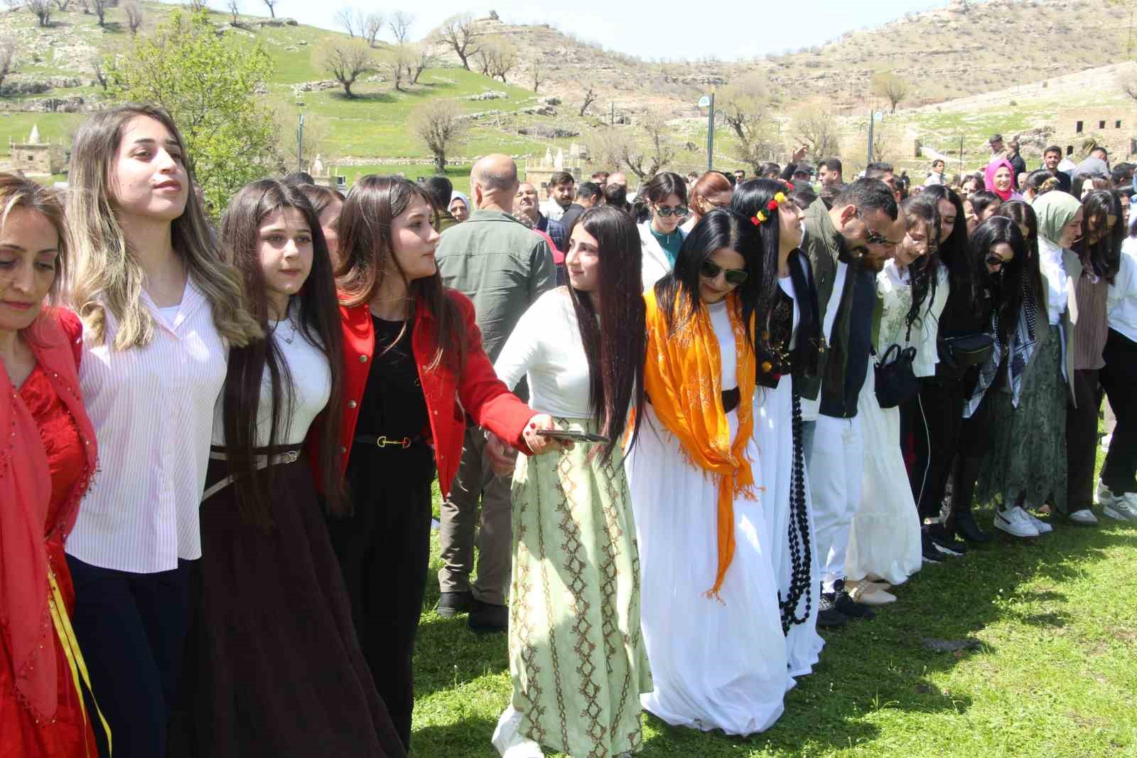 sirnakta ezidiler carsema sor bayramini festival havasinda kutladi 3 BCNTOq62