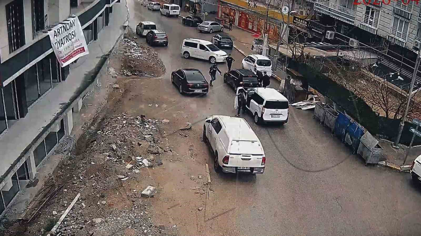 Şırnak’ta film gibi operasyon: Kendilerini asker olarak tanıtıp vatandaşa kabusu yaşattılar 7 sirnakta film gibi operasyon kendilerini asker olarak tanitip vatandasa kabusu yasattilar 3 sznliqpk