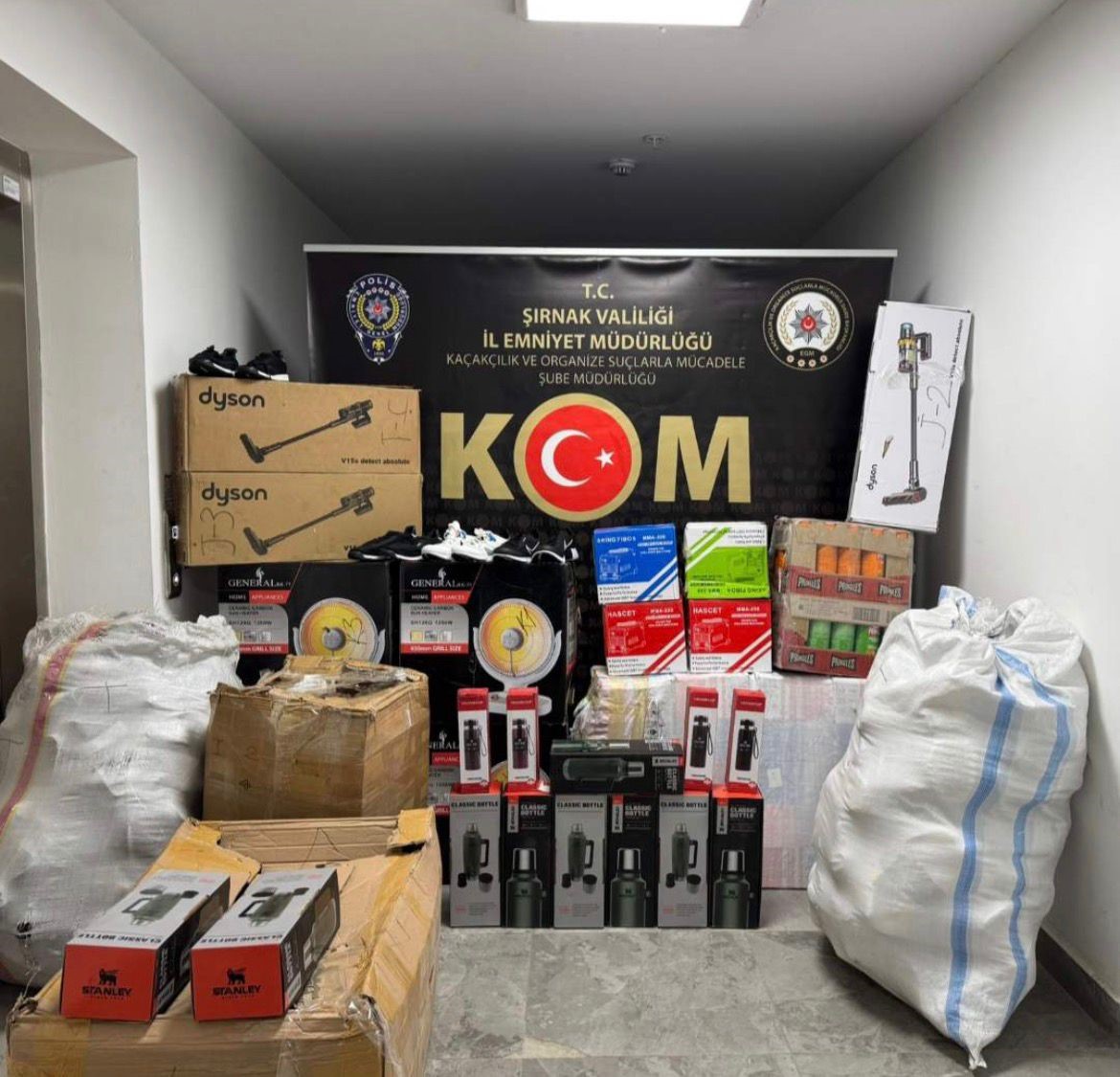 sirnakta jandarma 10 milyon liralik kacak malzeme ele gecirdi 2 F3AFIHet