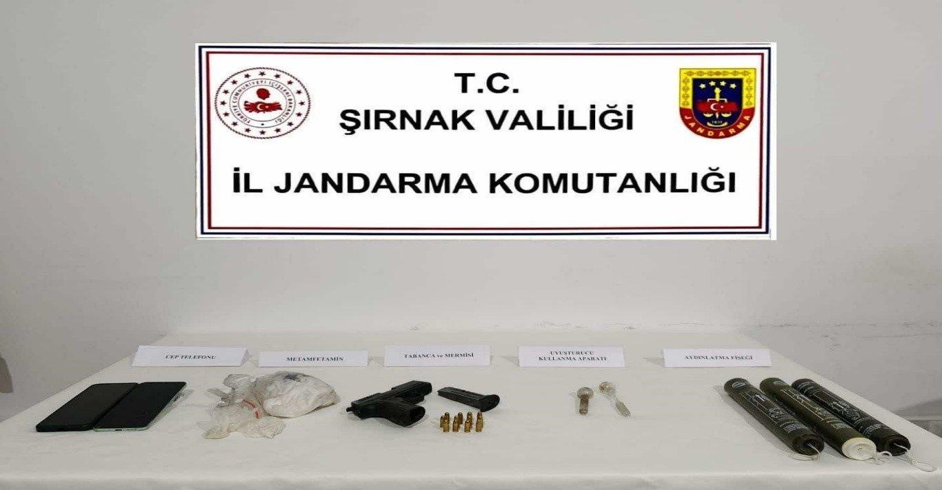 sirnakta jandarma ekipleri cephanelik ele gecirdi 4 VXPiBMwN