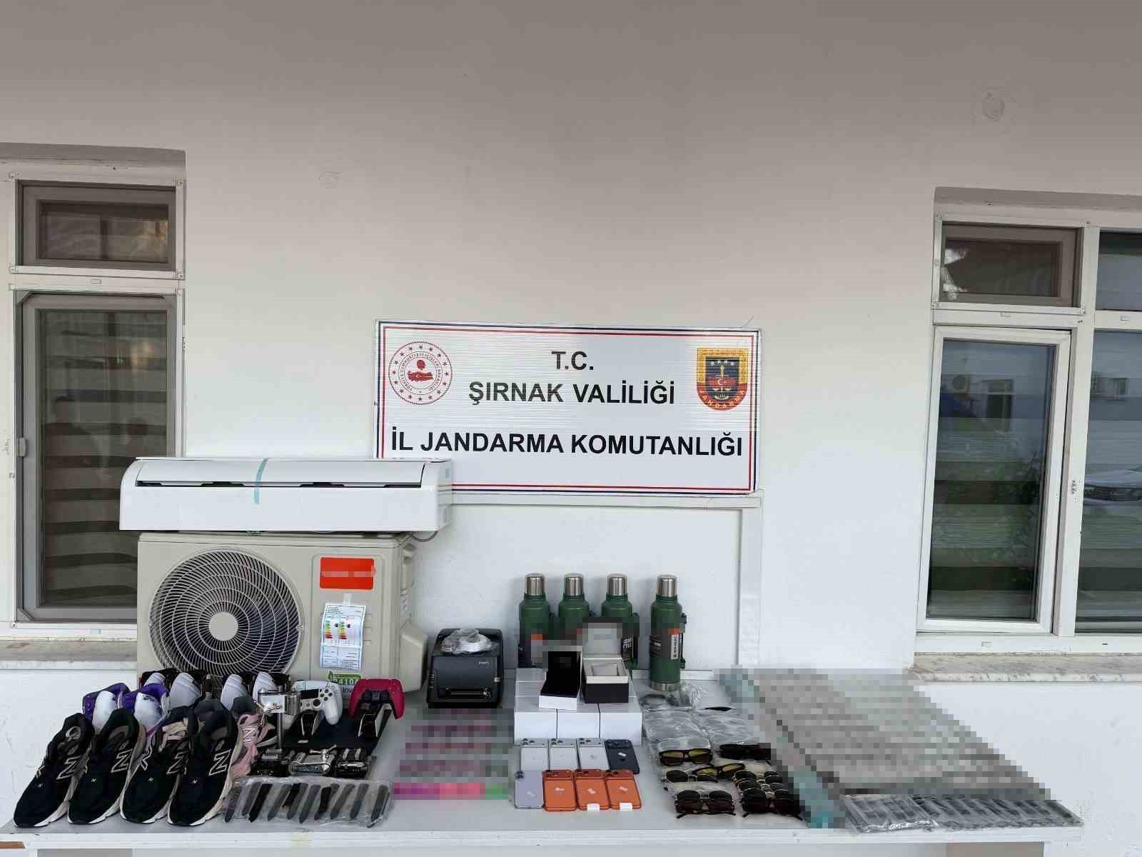 sirnakta jandarma son 1 haftada 104 supheli hakkinda islem yapti 1 BHvbcIgX