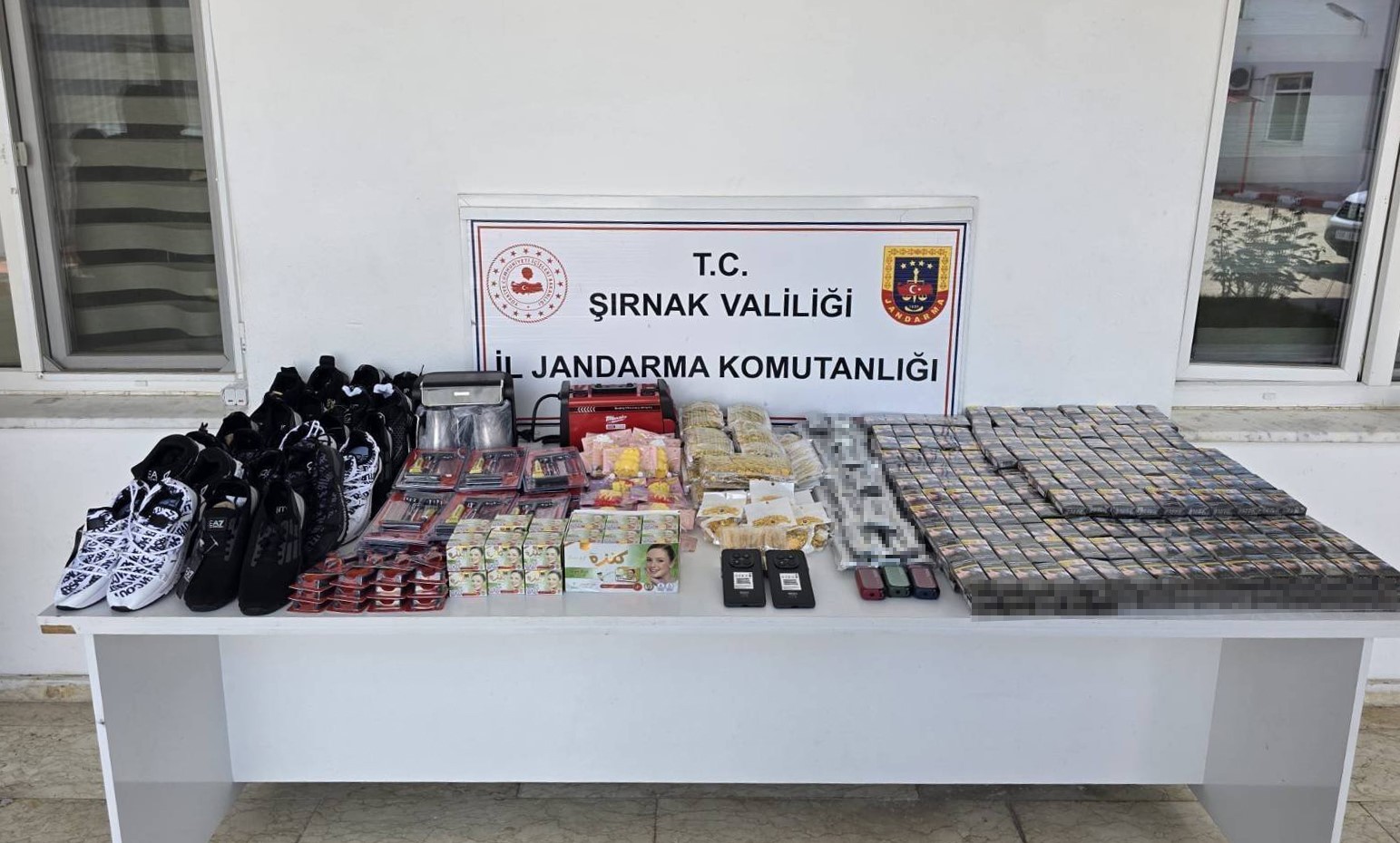 sirnakta jandarmadan asayis kacakcilik ve narkotik operasyonu 0 4n4lJXZd