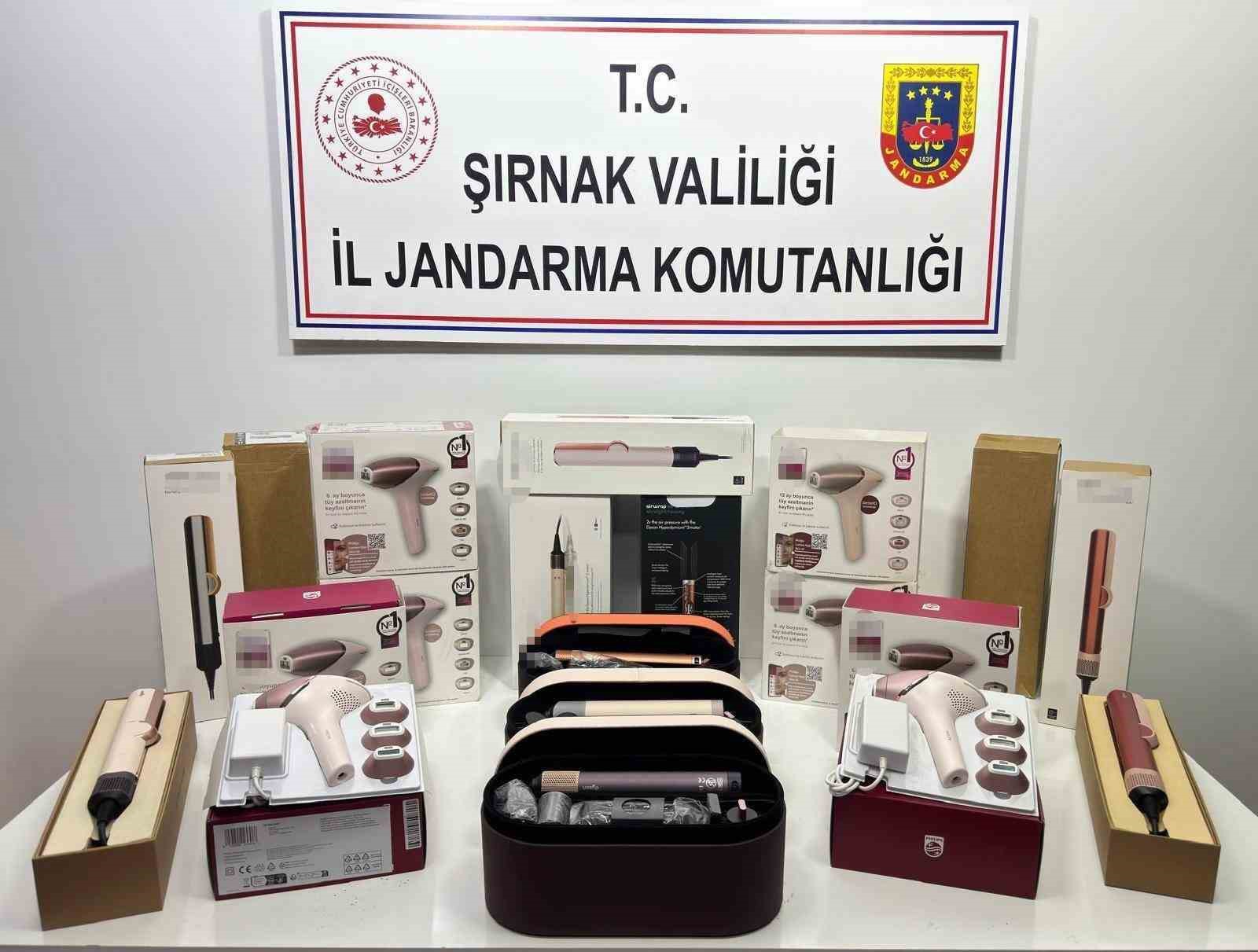 sirnakta jandarmadan asayis kacakcilik ve narkotik operasyonu 3 Gj9WFtQn