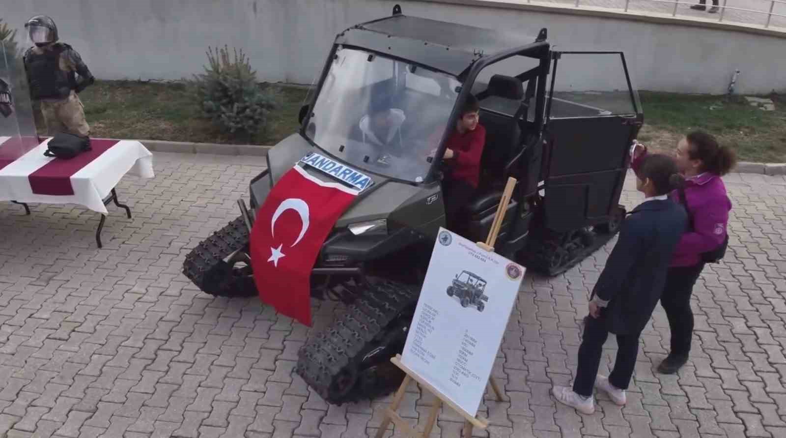 sirnakta jandarmadan cocuklara unutulmaz gun 2 SVqVeakw