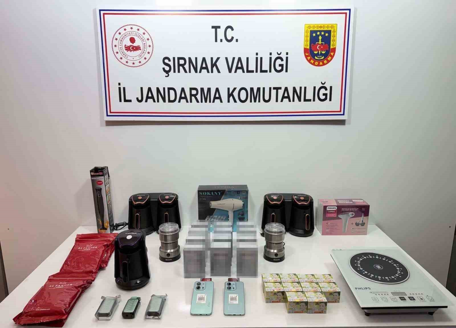 sirnakta jandarmadan kacakcilik operasyonu 105 supheli yakalandi 3 qg9VGISh