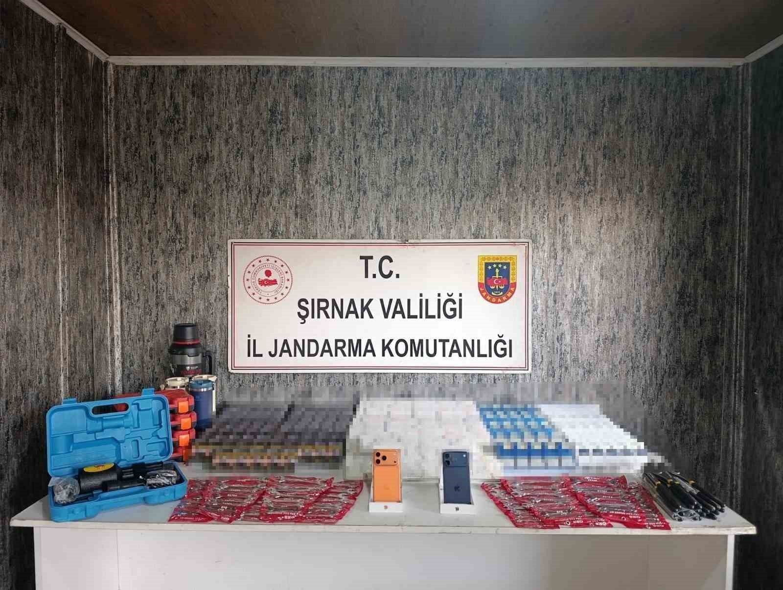 sirnakta jandarmadan kacakcilik operasyonu 27 milyon liralik kacak malzeme ele gecirildi 1 q8AsY1Hv