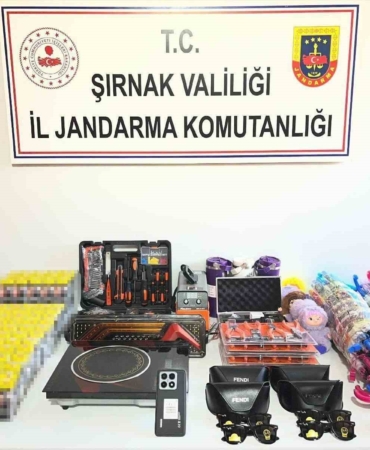 sirnakta-jandarmadan-kacakcilik-operasyonu-55-supheli-hakkinda-islem-yapildi-l9Eh6LXW.jpg