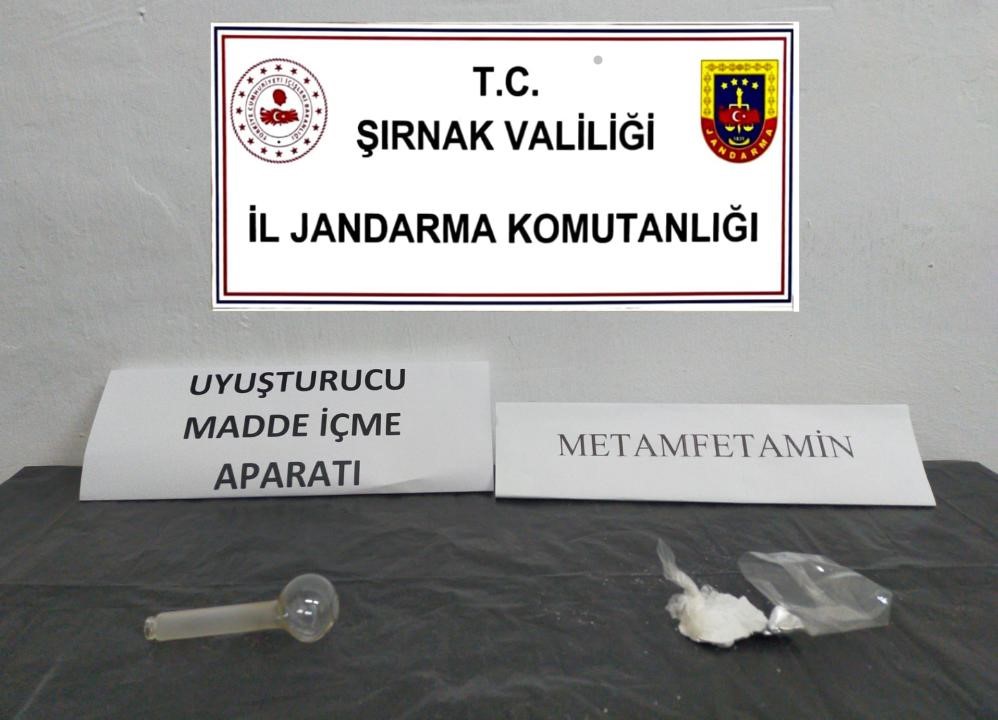 sirnakta jandarmadan kacakcilik ve uyusturucu operasyonu 6 qyt9bDgl