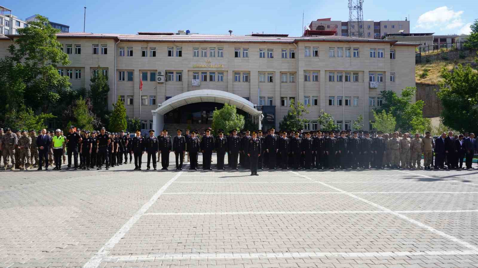 Şırnak’ta jandarmanın 187’nci kuruluş yıl dönümü kutlandı 4 sirnakta jandarmanin 187nci kurulus yil donumu kutlandi 0 XzwFuGzn