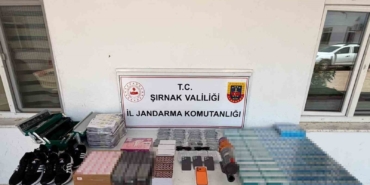 sirnakta-kacakcilik-operasyonu-silah-sigara-ve-milyonluk-kacak-urun-ele-gecirildi-rJD7VYZy.jpg