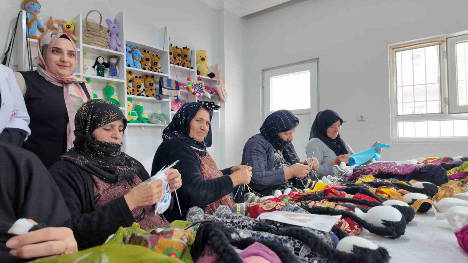 sirnakta kadinlar berivan bebek ile ailelerini gecindiriyor 2 Wh76zsim