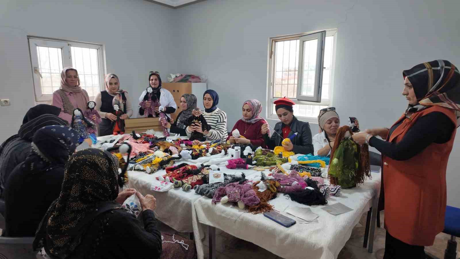 sirnakta kadinlar berivan bebek ile ailelerini gecindiriyor 6 SrqvwSF8