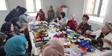 sirnakta-kadinlar-berivan-bebek-ile-ailelerini-gecindiriyor-fJDsE9Li.jpg