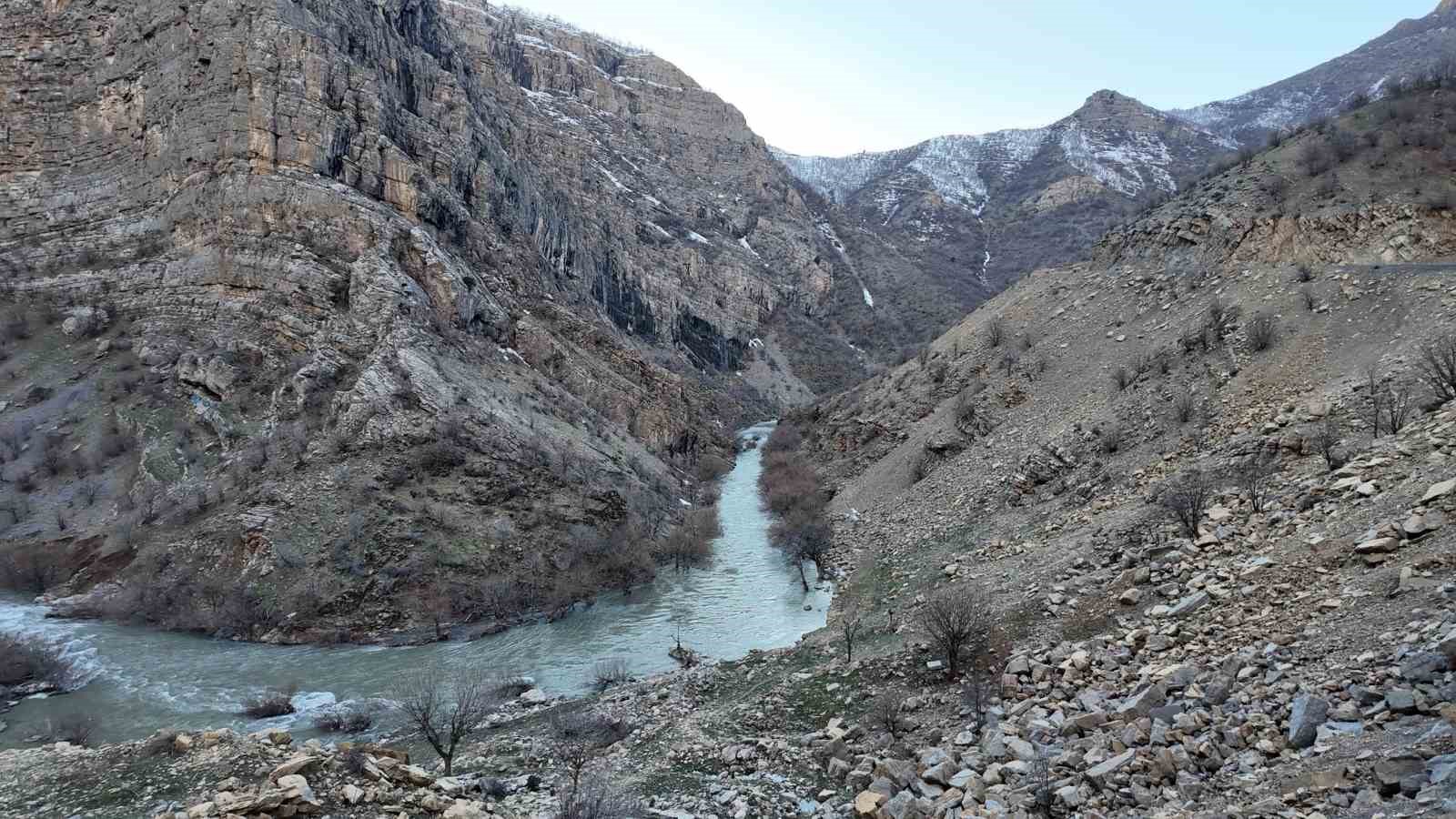 sirnakta kar eridi dereler tasti 0 MRlEuU3f