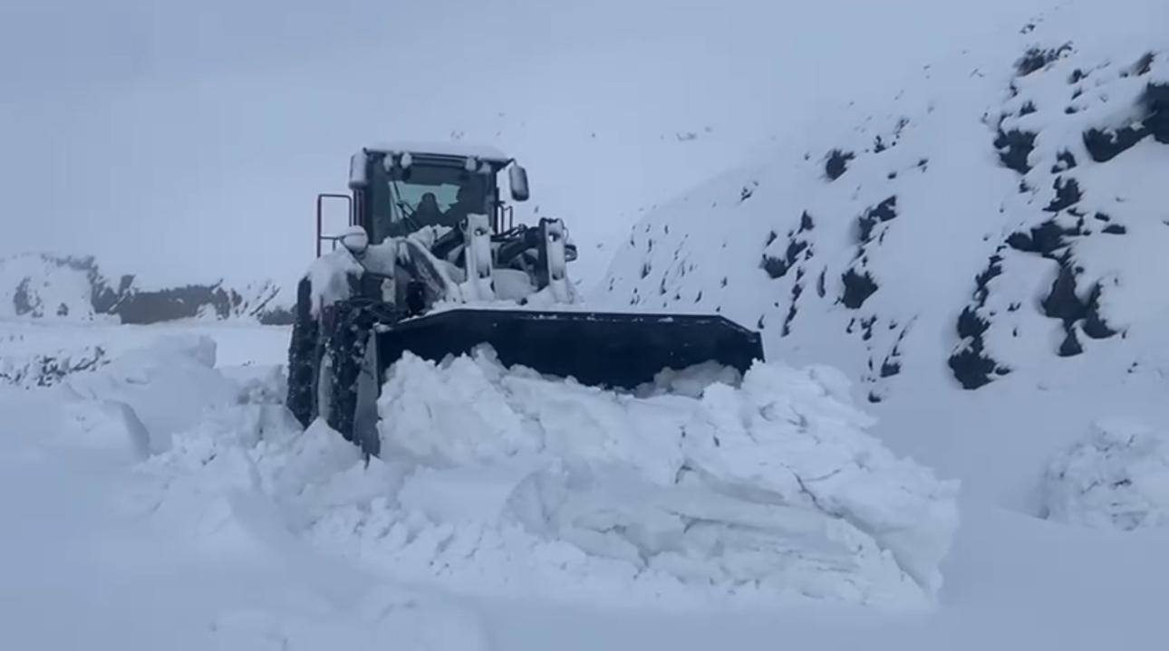 sirnakta kar esareti beyaz ortu yarim metreyi gecti 0 JaE63JyZ