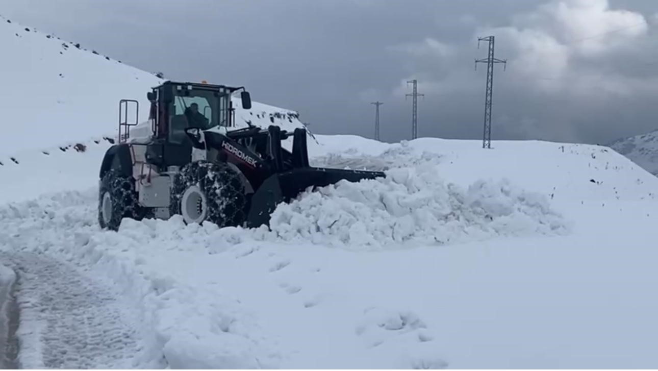 sirnakta kar esareti beyaz ortu yarim metreyi gecti 1 uvXba3vl