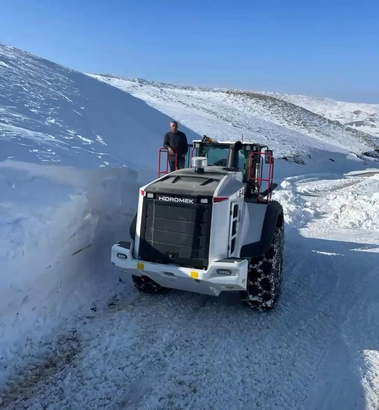 sirnakta kar esareti beyaz ortu yarim metreyi gecti 4 VhGwm73M